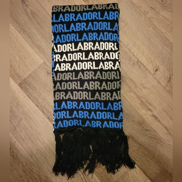 Labrador Scarf - Picture 3 of 6